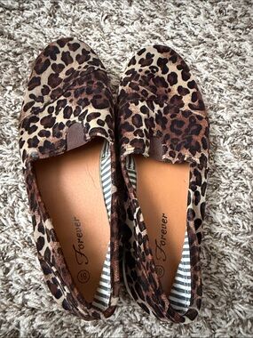 Forever cheetah slip on’s 8.5 size